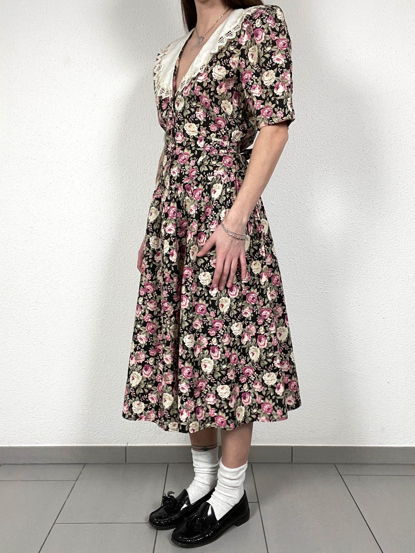 Vintage 80s Floral Midi Dress with Lace Collar
