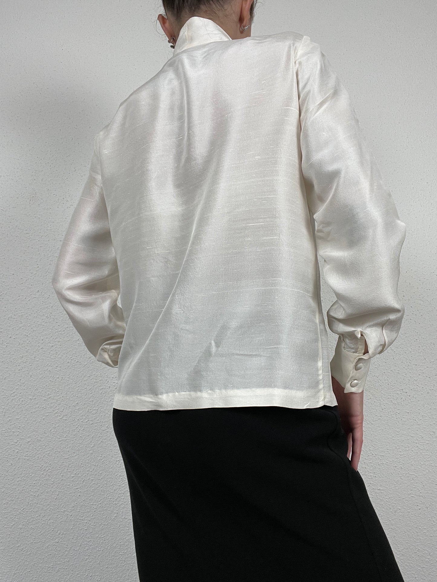 Vintage Ivory Silk Bow Blouse – Size S