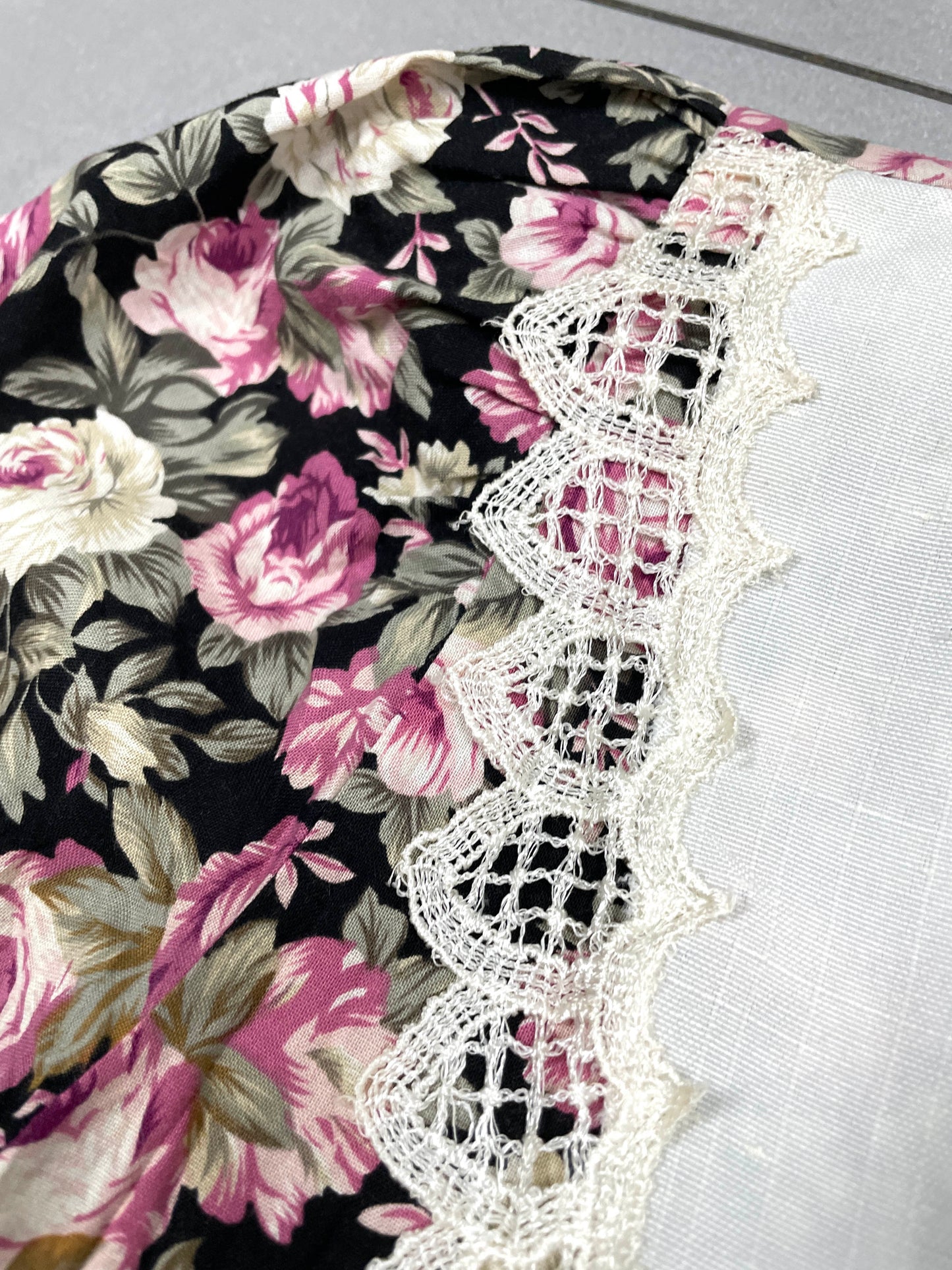 Vintage 80s Floral Midi Dress with Lace Collar