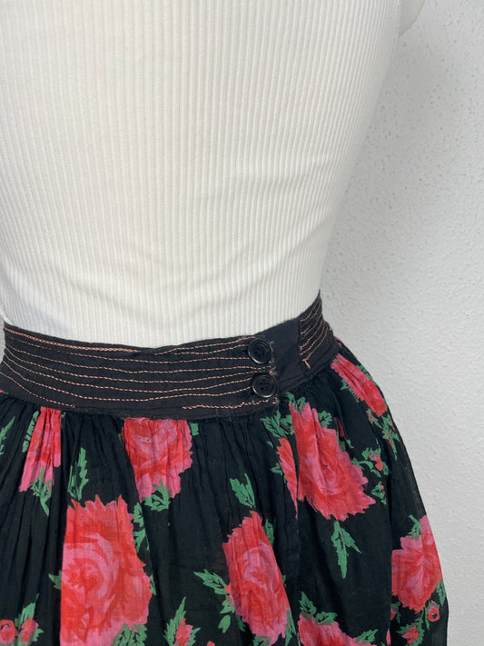 Floral Pleated Midi Skirt – Black with Red Roses