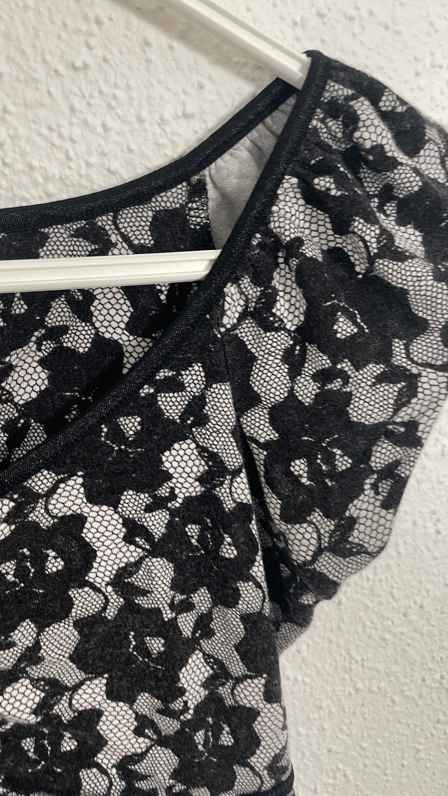 Vintage Y2K Lace Top with Hook Closures