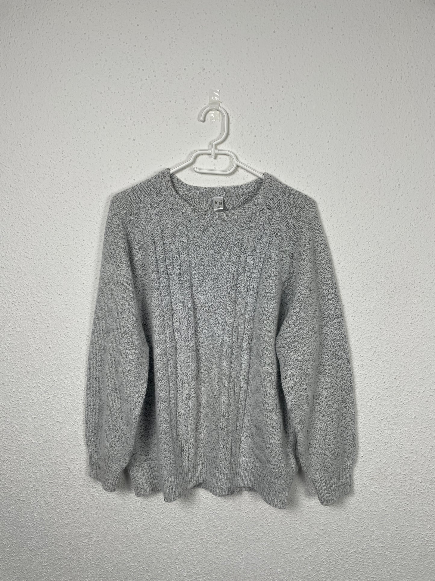 Vintage 1990s light grey cable-knit sweater