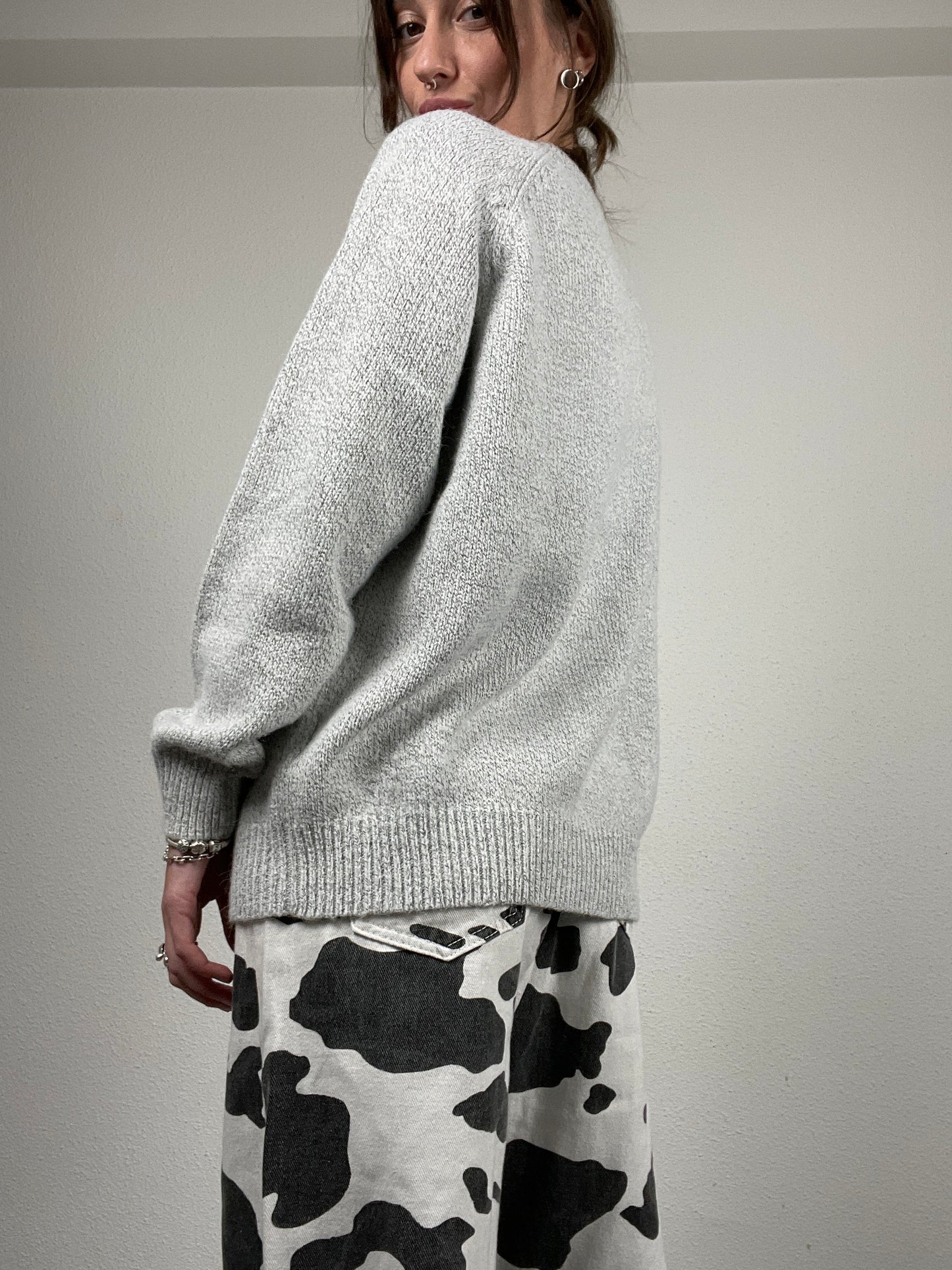 Vintage 1990s light grey cable-knit sweater