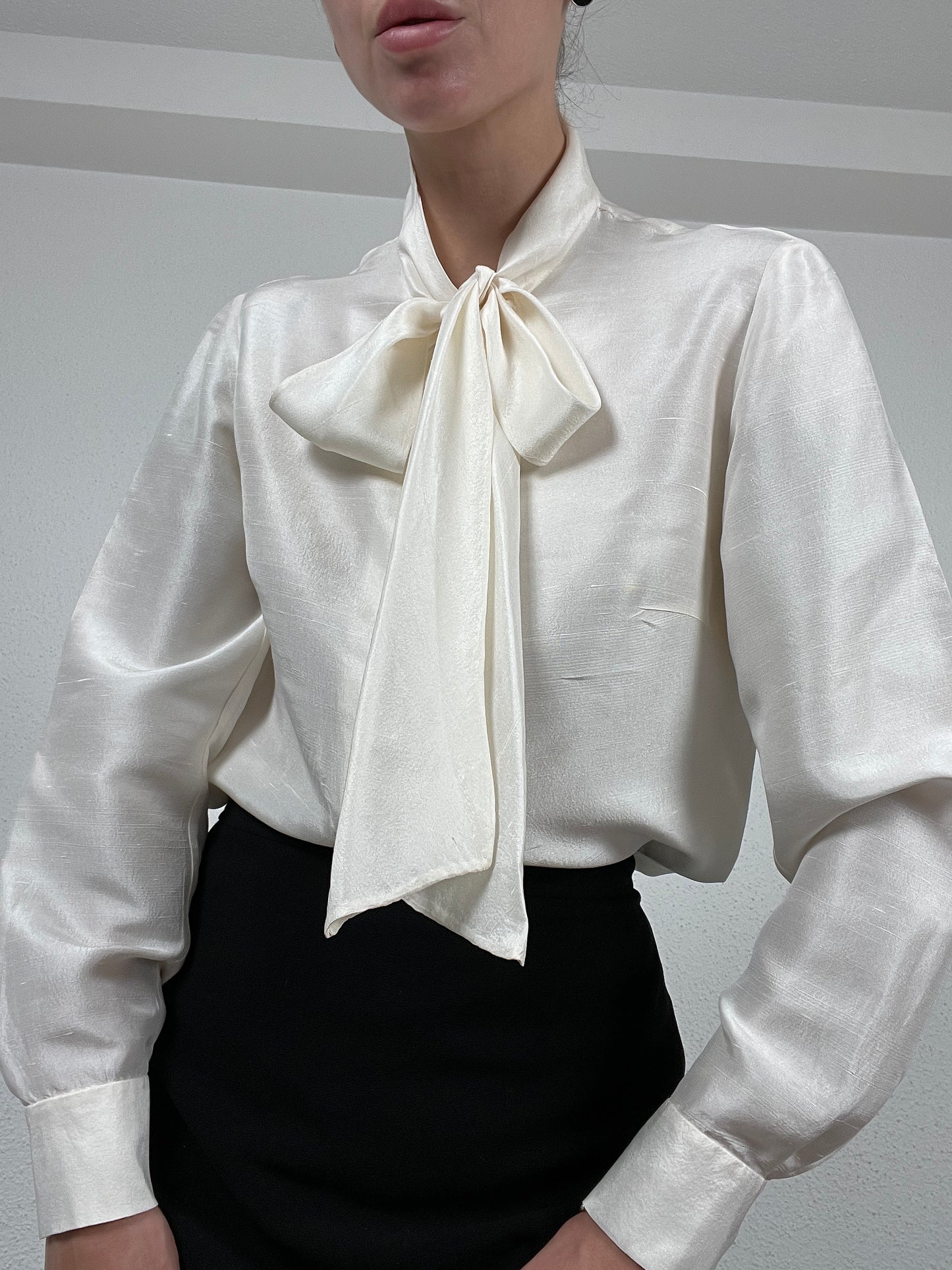 Vintage Ivory Silk Bow Blouse – Size S