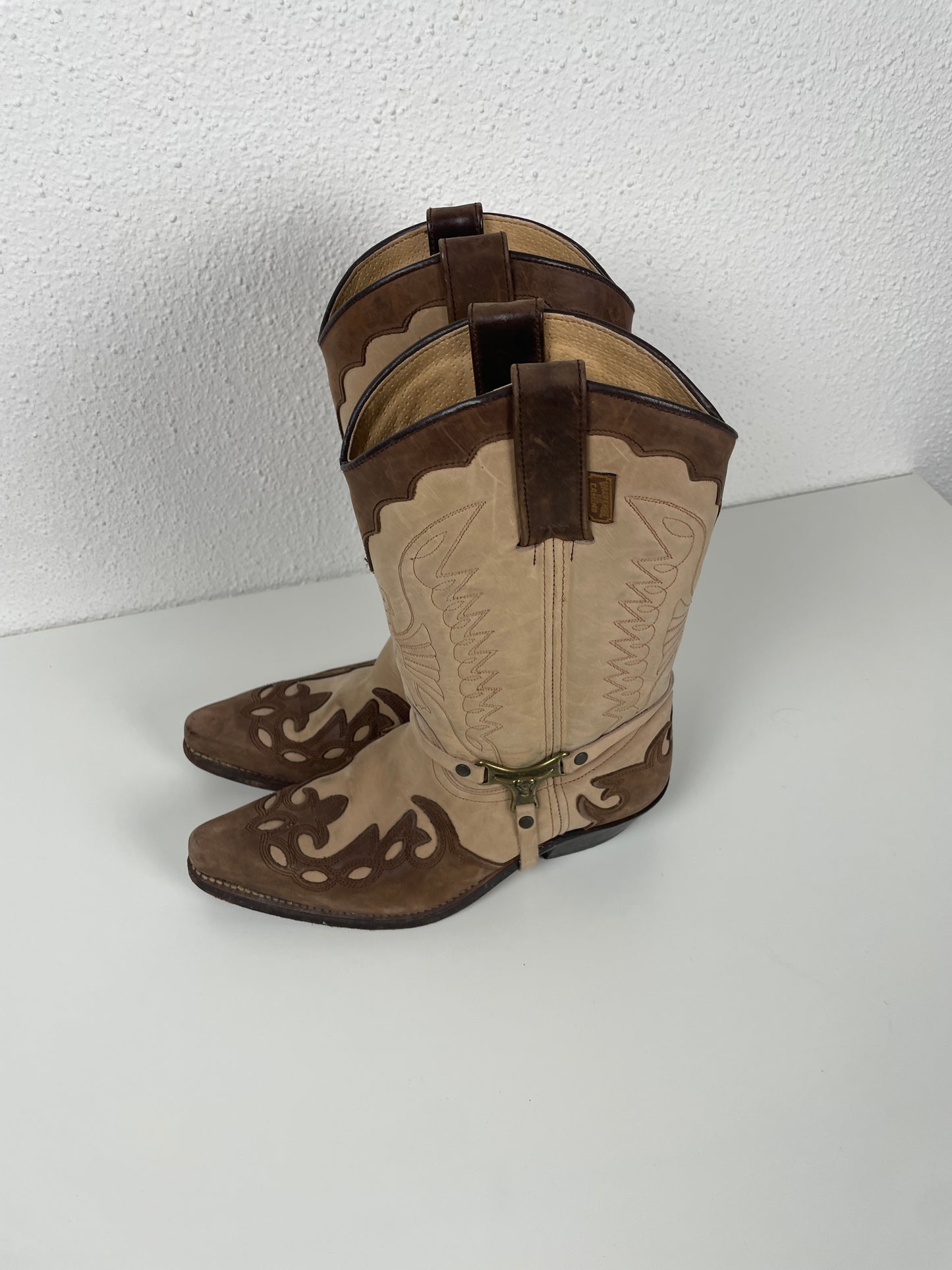 Brown Velverde del Camino cowboy boots