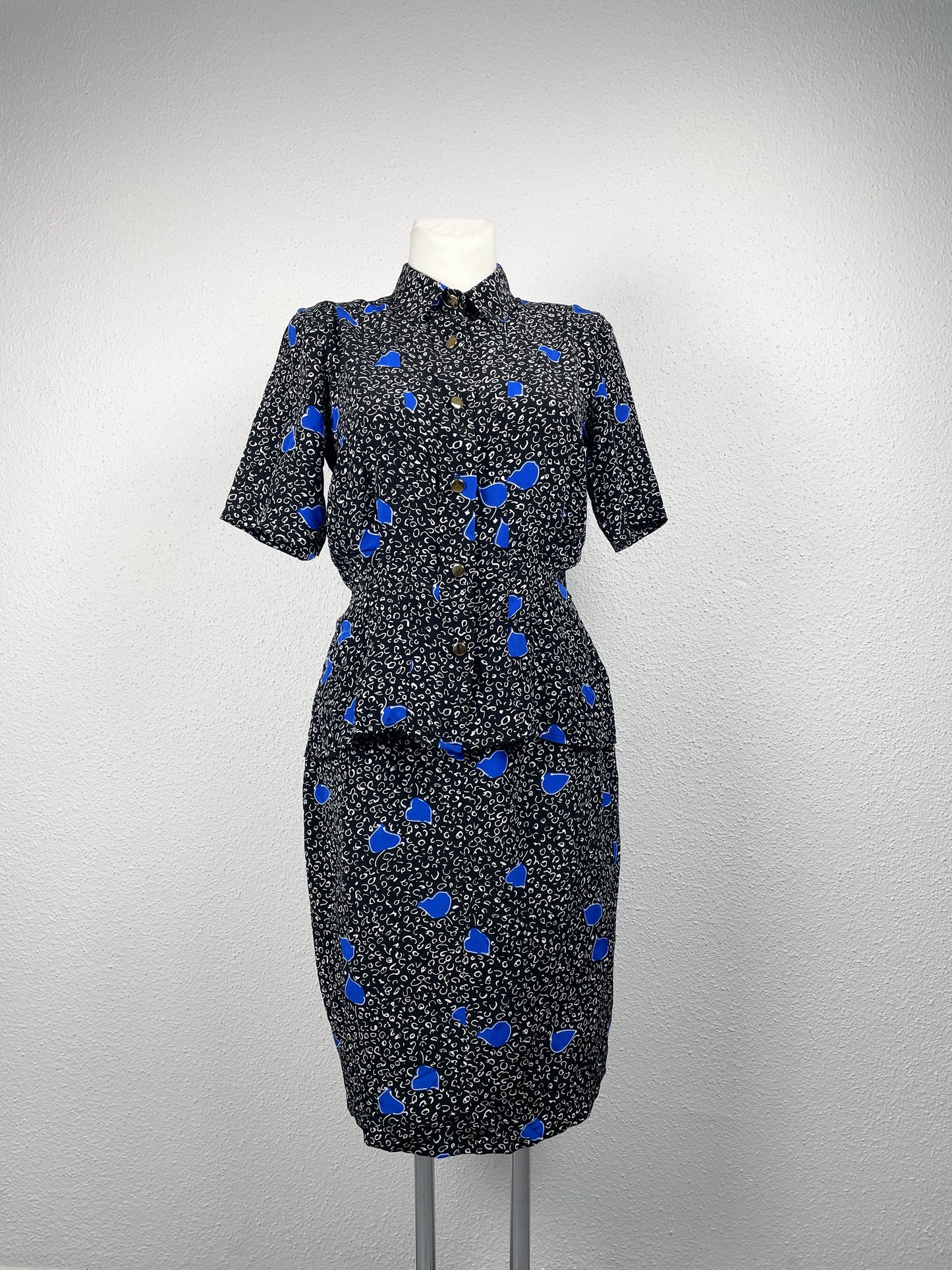 Vintage late 80s / early 90s Roger Sakoun Paris pure silk two-piece set.