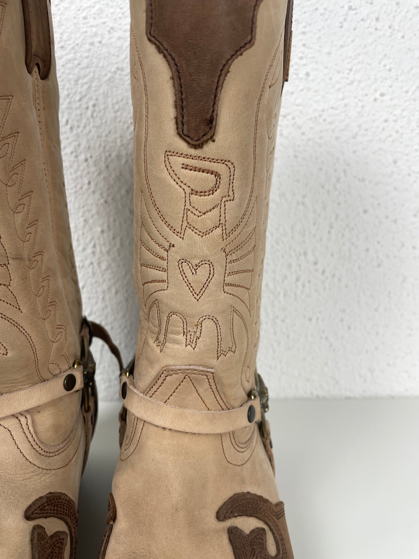 Brown Velverde del Camino cowboy boots