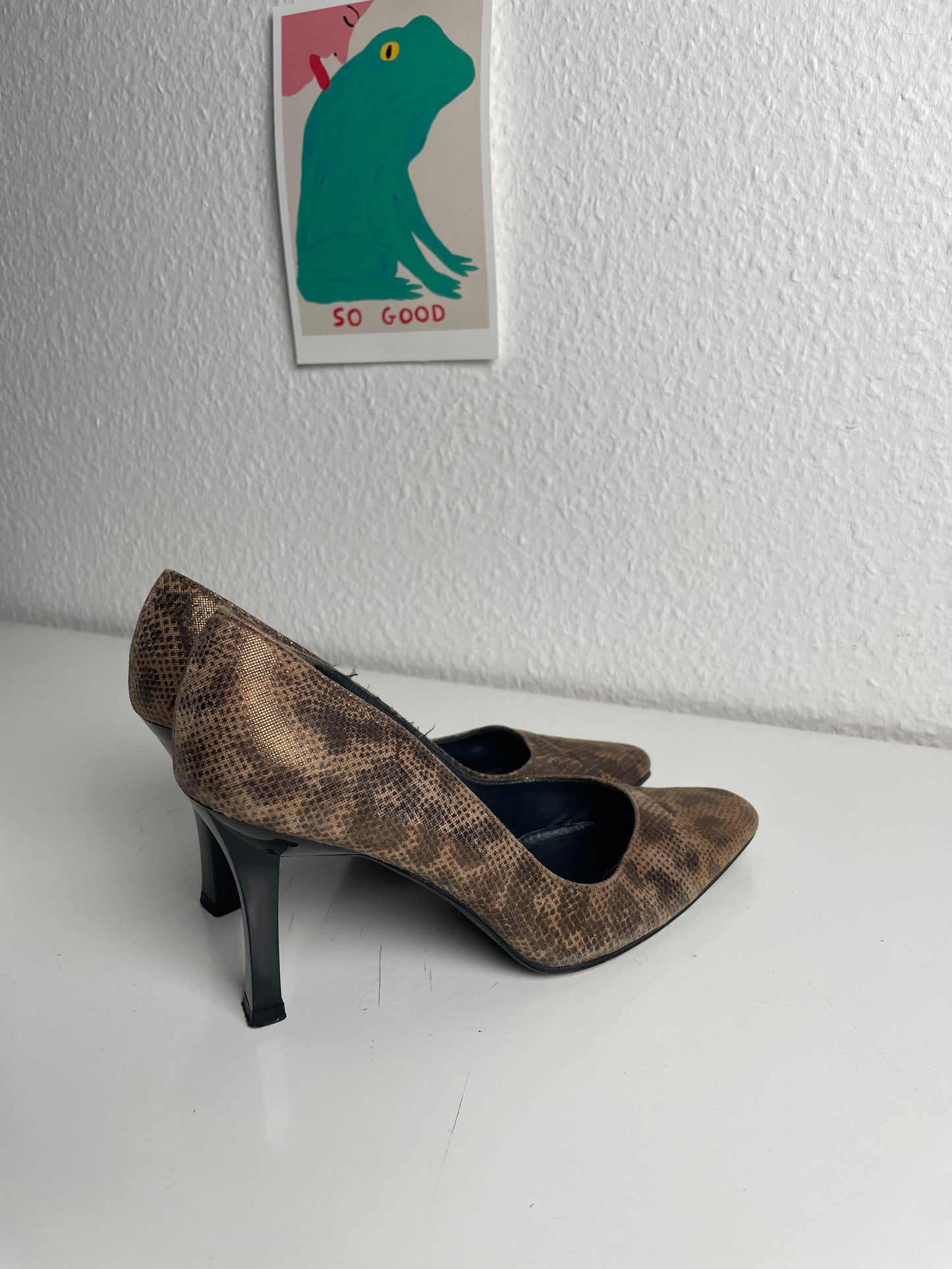 90s Stuart Weitzman for Russell & Bromley Snake Print Pumps