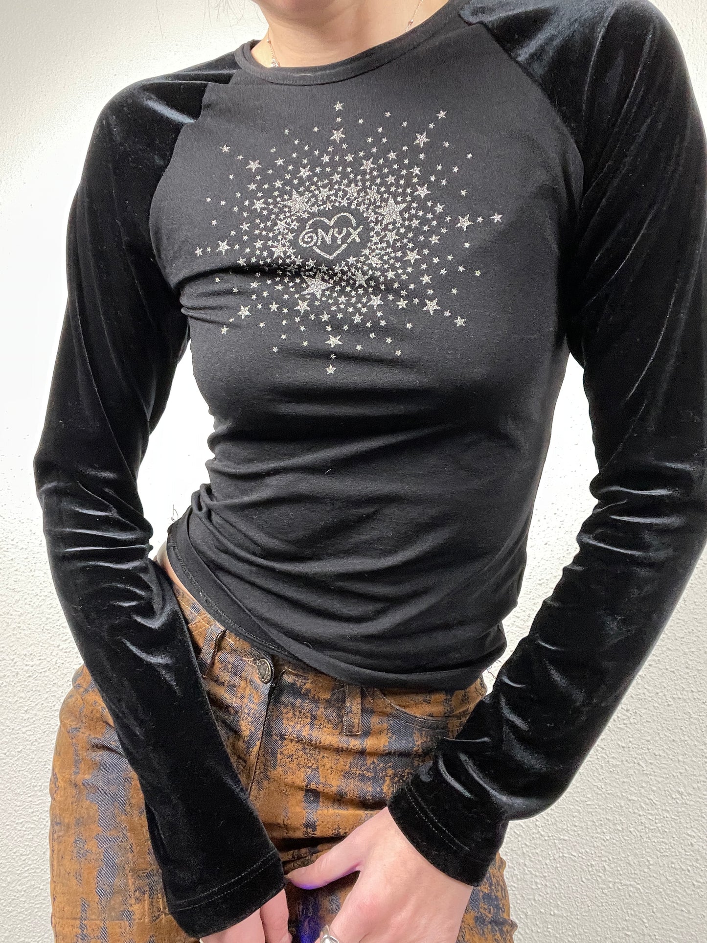 Y2K vintage ONYX Italian velvet-sleeve starburst top.