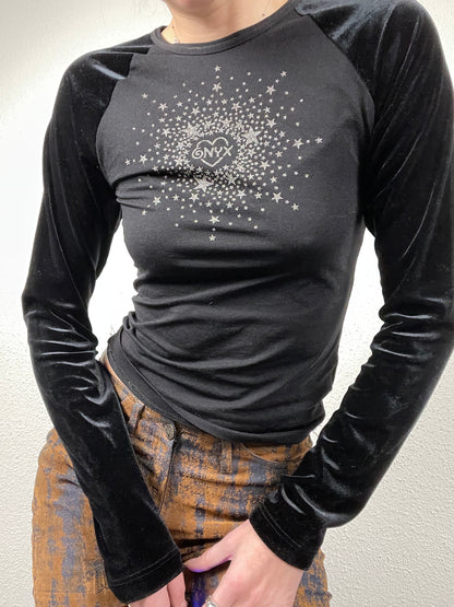 Y2K vintage ONYX Italian velvet-sleeve starburst top.