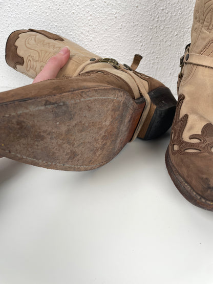 Brown Velverde del Camino cowboy boots