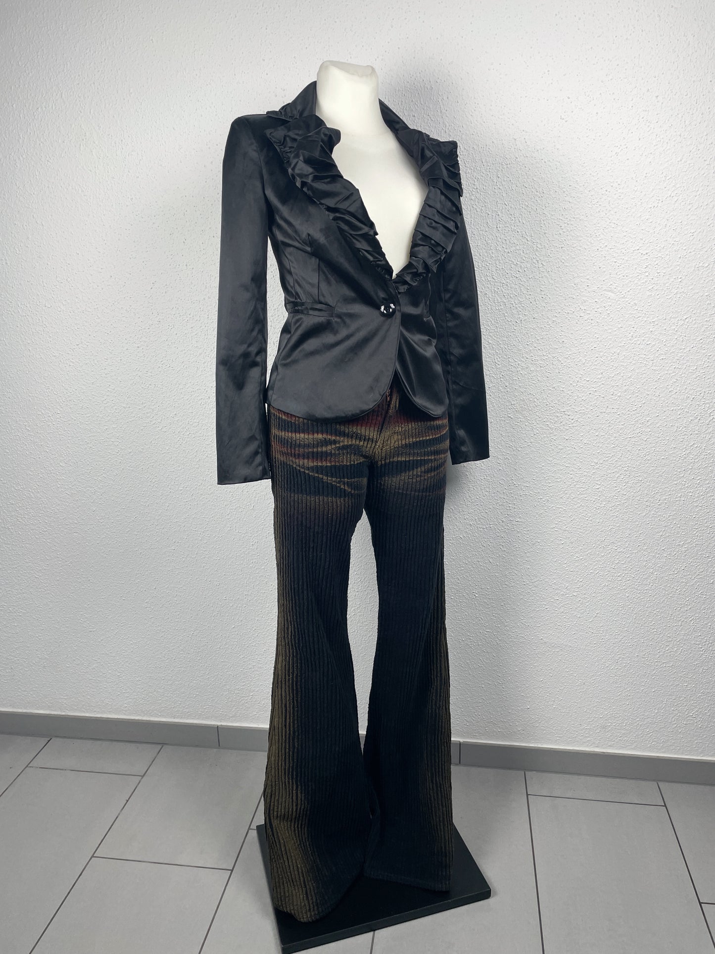 Y2K vintage Italian ruffled satin blazer
