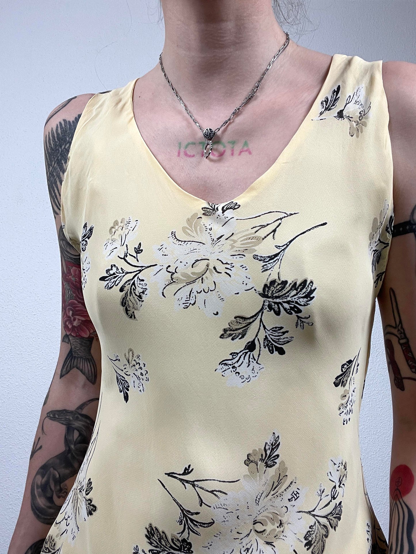 Karida Vintage yellow Floral Dress