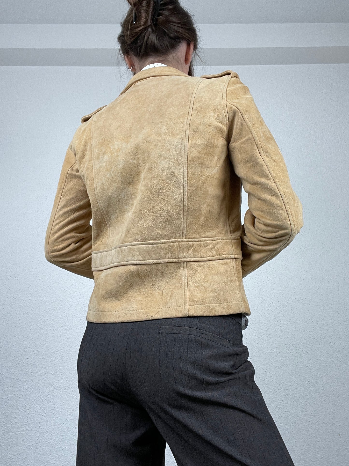 Beige vintage 2000s soft suede fitted jacket