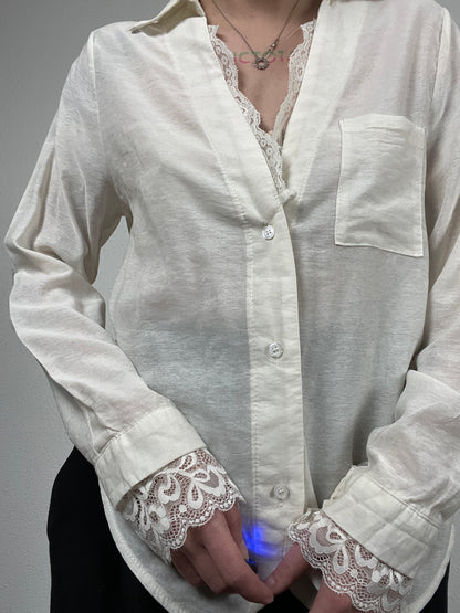 Vintage early 2000s ivory button-up blouse