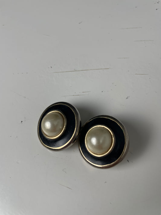 80s Vintage Black Enamel & Faux Pearl Clip-On Earrings