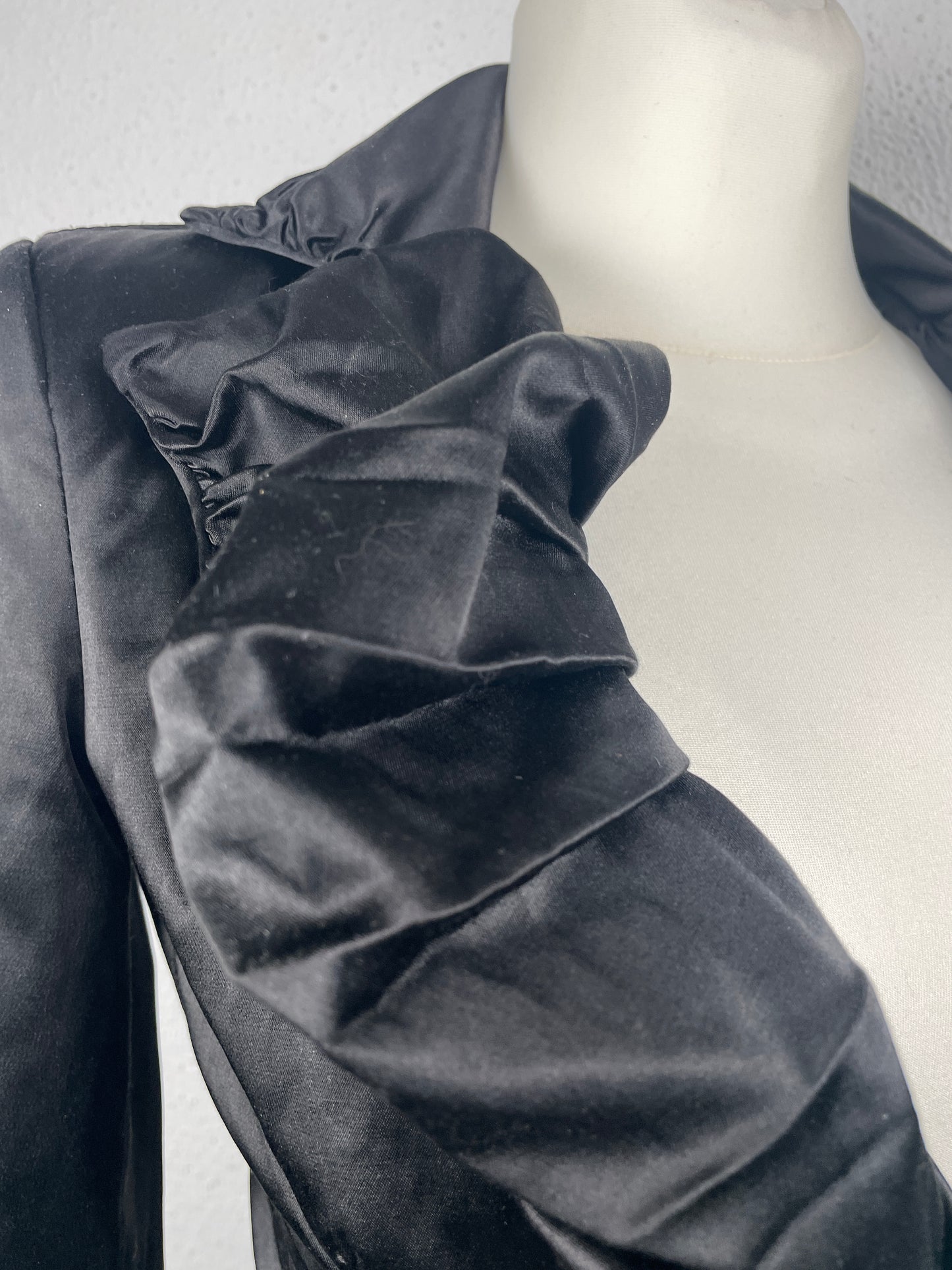 Y2K vintage Italian ruffled satin blazer