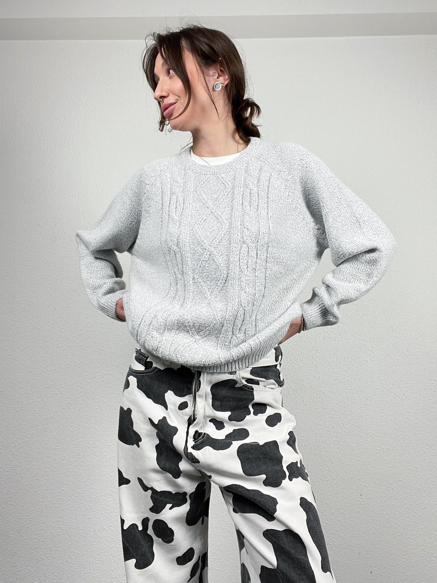 Vintage 1990s light grey cable-knit sweater