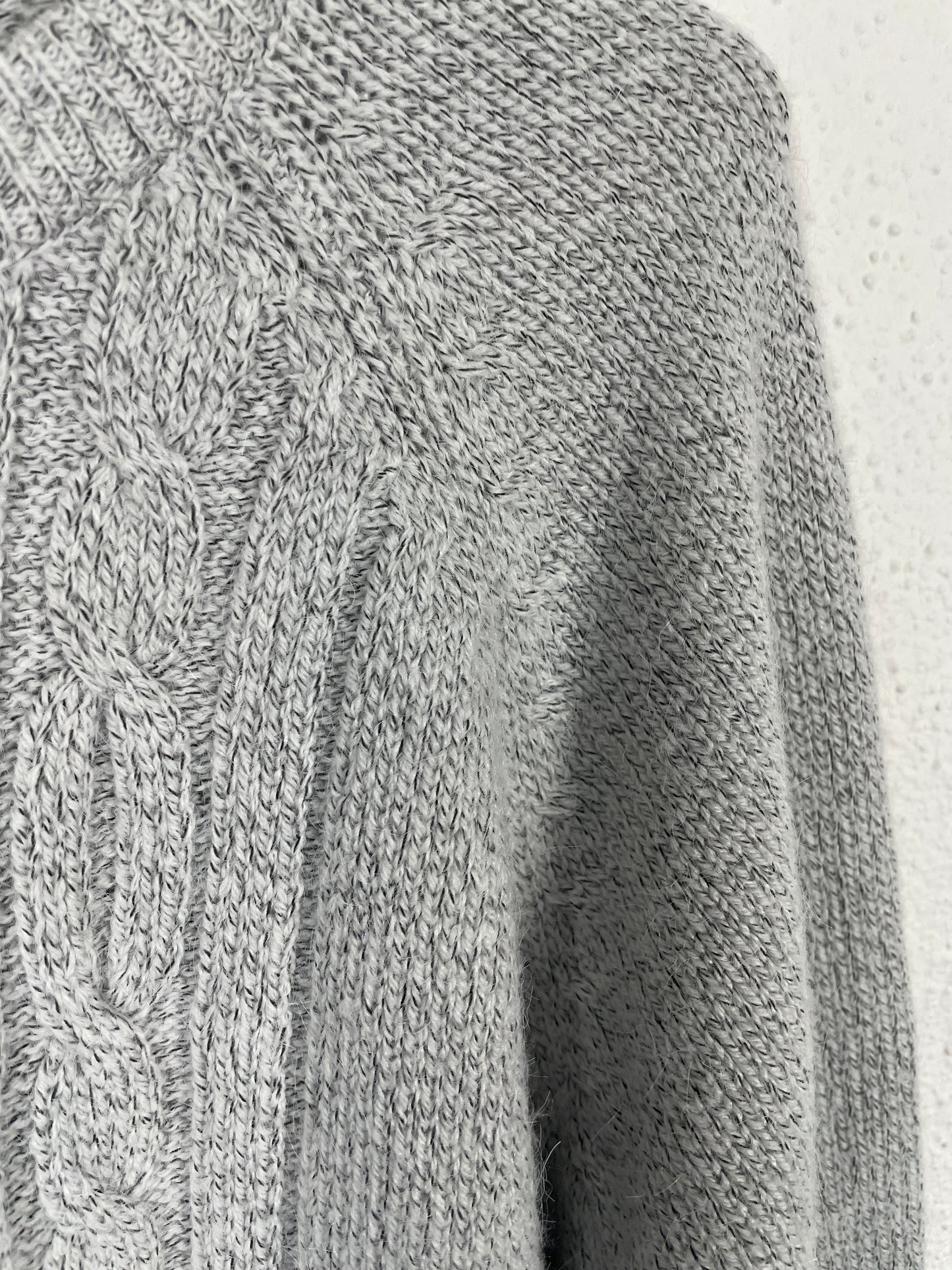 Vintage 1990s light grey cable-knit sweater