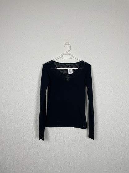 Vintage style 2000s black lace-trim stretch long sleeve top by NIL