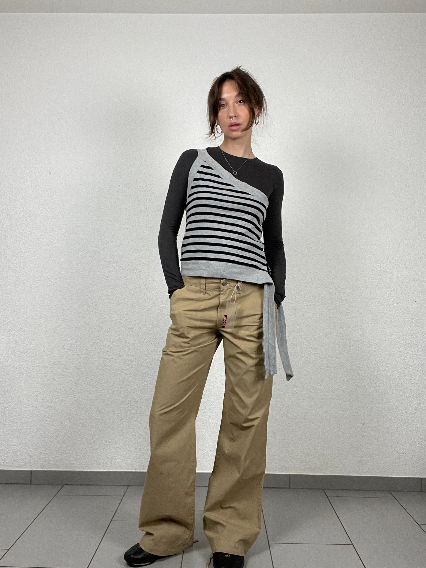 Vintage Y2K beige cargo pants wide leg, new with a tag