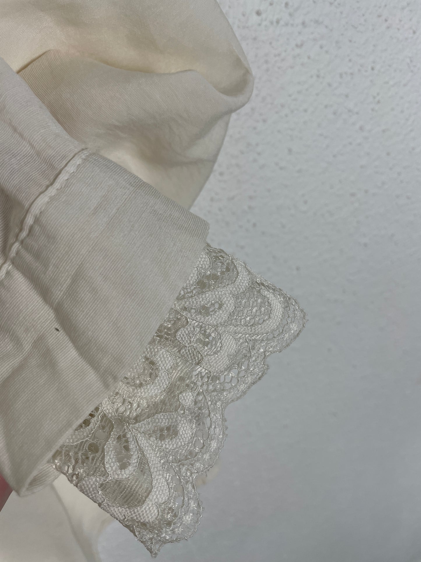 Vintage early 2000s ivory button-up blouse