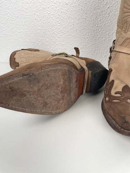 Brown Velverde del Camino cowboy boots