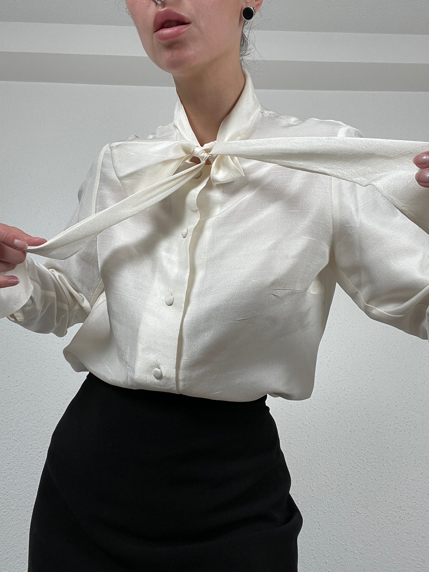 Vintage Ivory Silk Bow Blouse – Size S