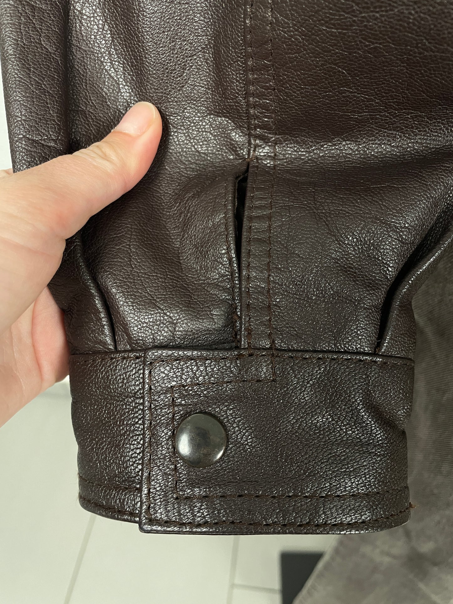Vintage 80s hard leather brown bomber jacket