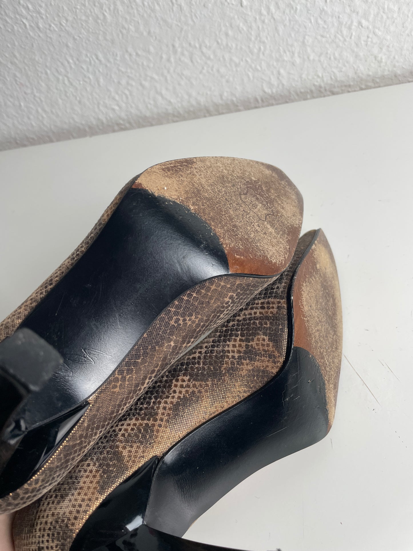 90s Stuart Weitzman for Russell & Bromley Snake Print Pumps