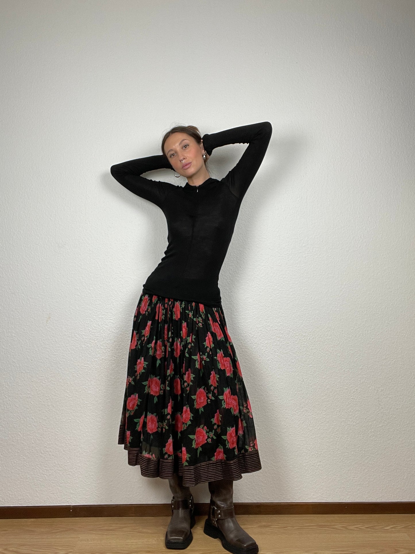 Floral Pleated Midi Skirt – Black with Red Roses