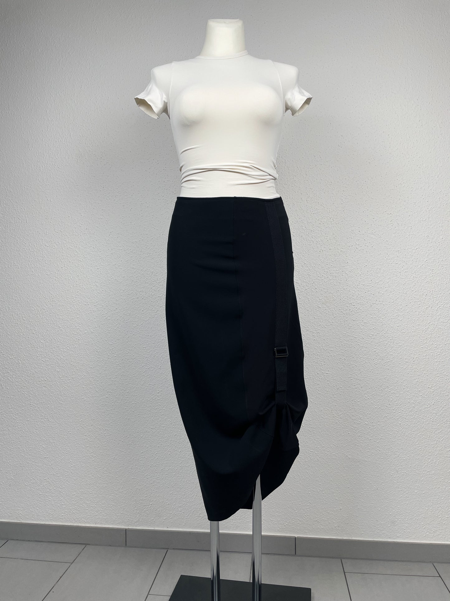 Vintage ’00s MaxMara skirt with adjustable buckle detail