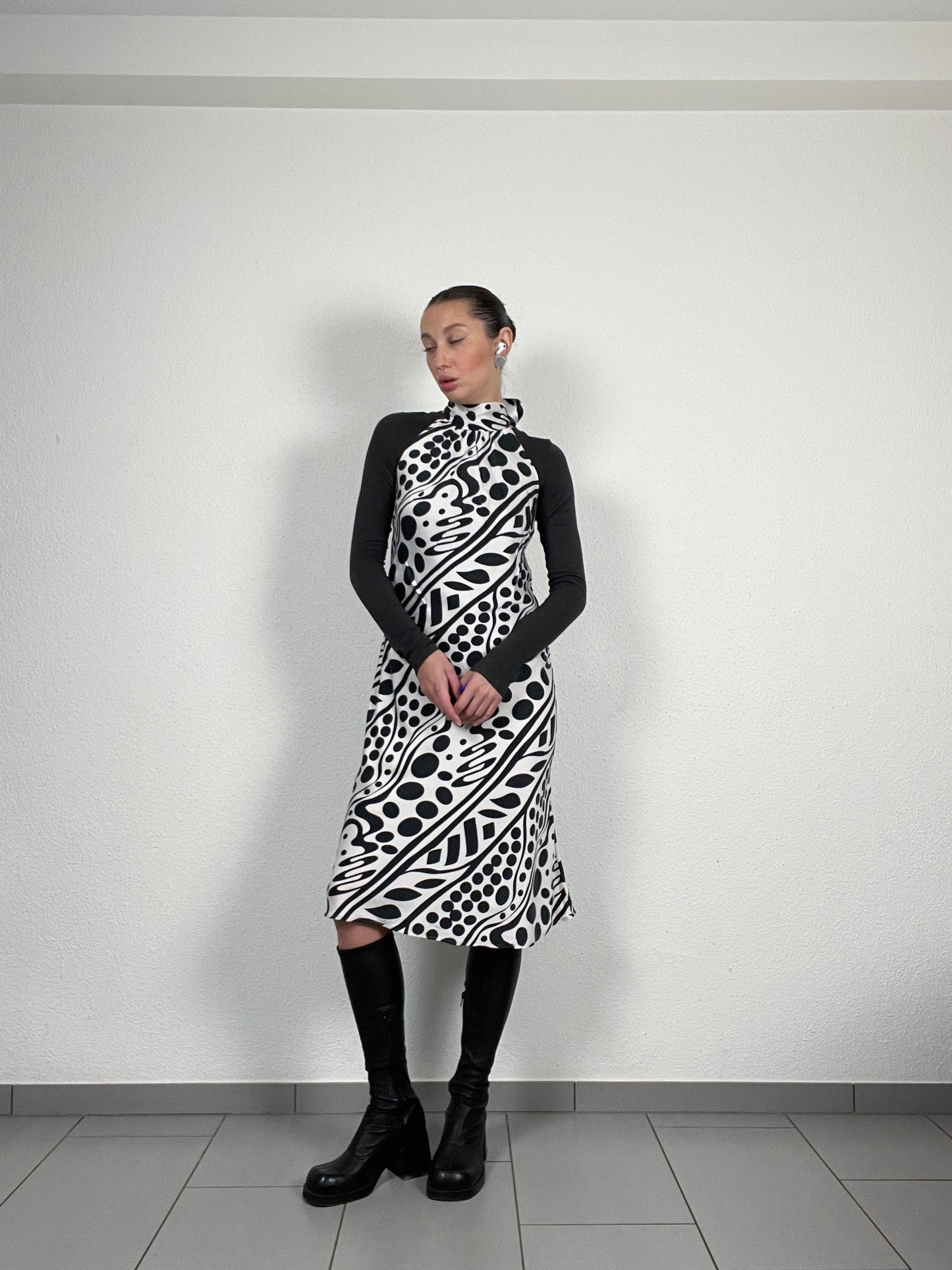 Vintage s.Oliver 100% Silk Midi Dress – Abstract Black & White Print – Size 36